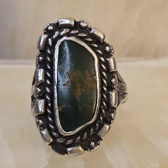 Vintage Green Turquoise Native American Silver Sterling Ring Size 6.5 - Picture 2 of 10